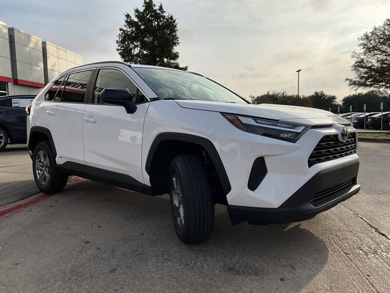 2025 Toyota RAV4 Hybrid LE