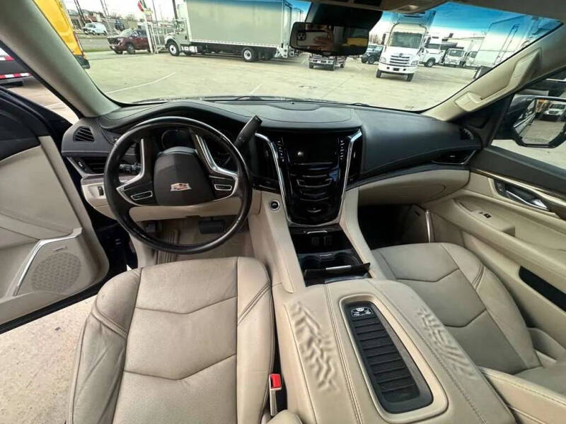 2018 Cadillac Escalade Luxury