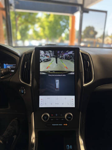 2022 Ford Edge Titanium