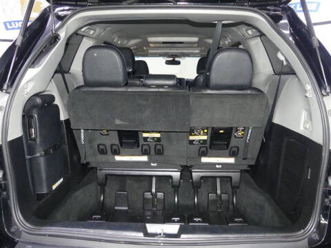 2017 Toyota Sienna SE Premium 8-Passenger