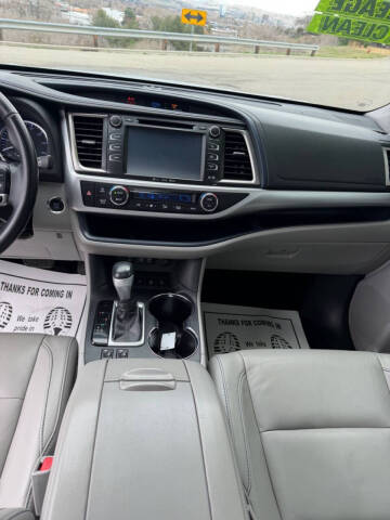 2018 Toyota Highlander SE