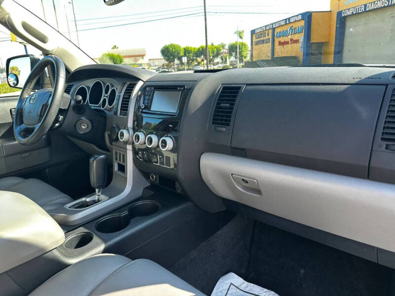 2012 Toyota Sequoia SR5