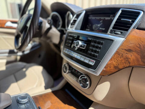 2014 Mercedes-Benz GL-Class GL 550 4MATIC