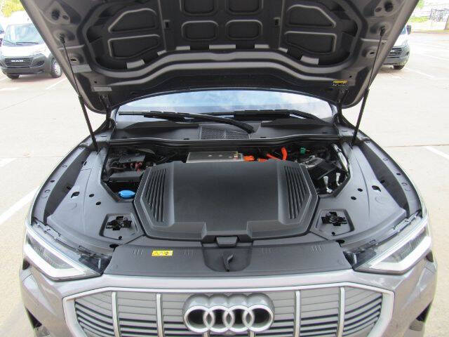 2019 Audi e-tron quattro Prestige