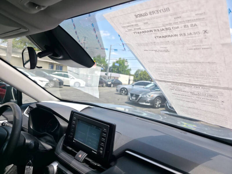 2021 Toyota RAV4 LE