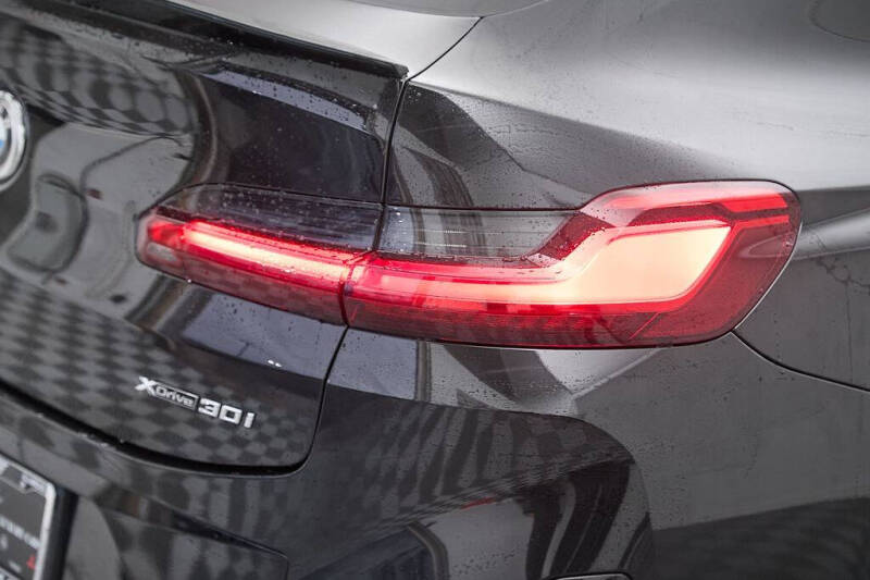 2025 BMW X4 xDrive30i