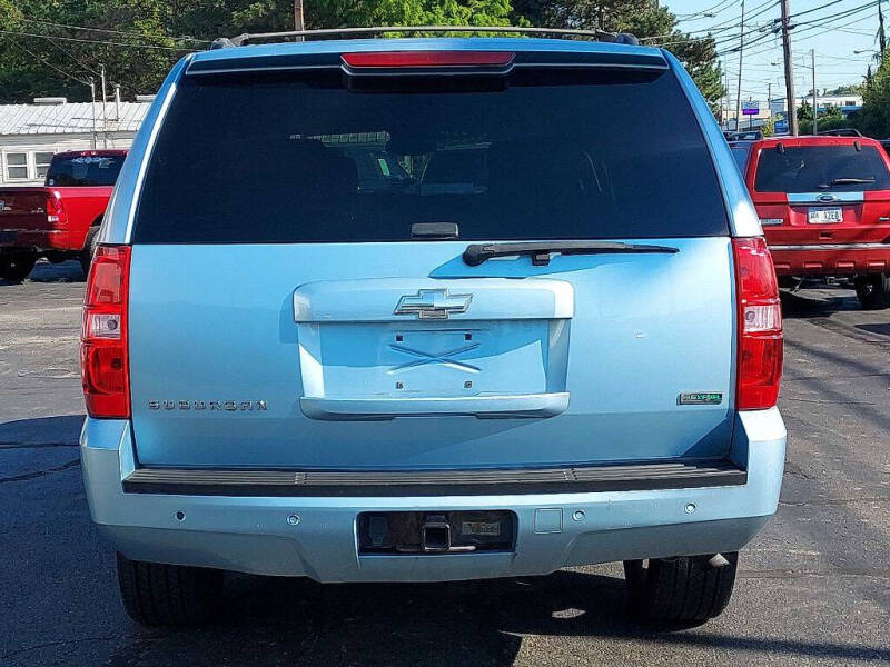 2011 Chevrolet Suburban LT