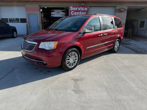 2014 Chrysler Town and Country for sale at KING AUTO SALES  II - KING AUTO SALES II in Detroit MI