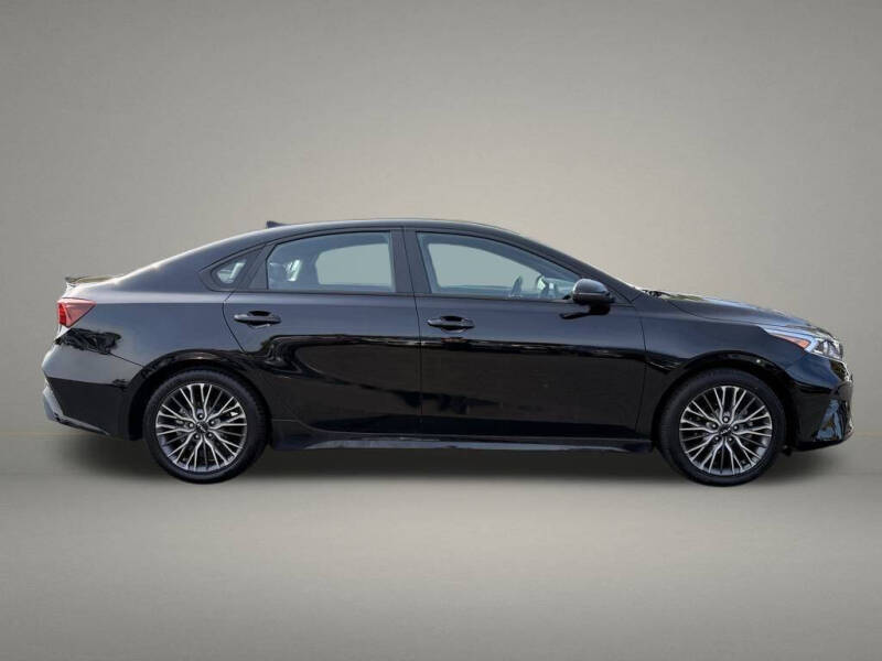 2022 Kia Forte GT Line