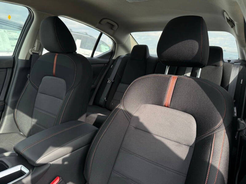 2025 Nissan Sentra SR