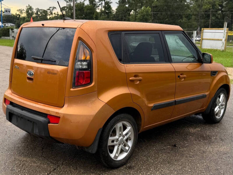 2011 Kia Soul +