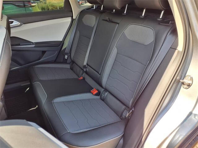 2025 Volkswagen Taos SE