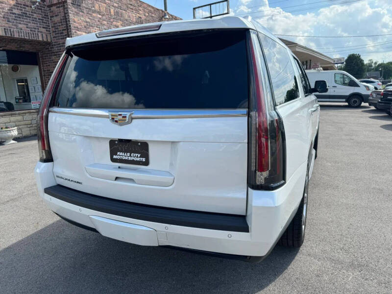 2018 Cadillac Escalade ESV Luxury