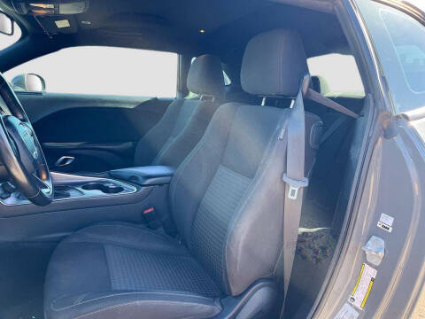 2017 Dodge Challenger SXT
