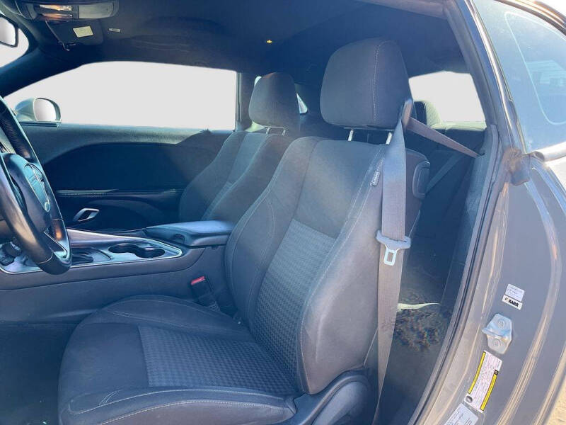 2017 Dodge Challenger SXT