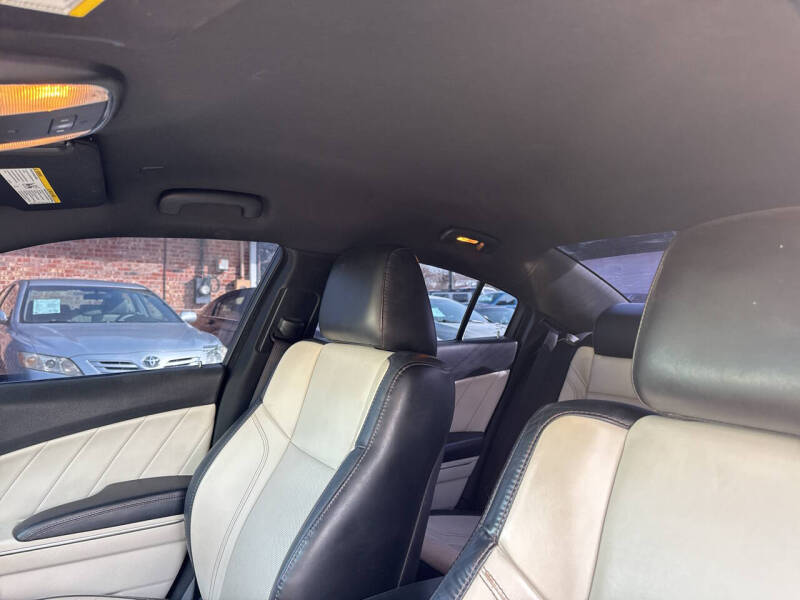 2017 Dodge Charger SXT