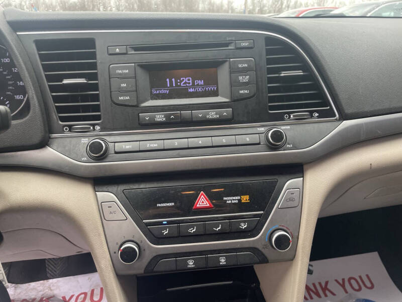 2017 Hyundai Elantra SE