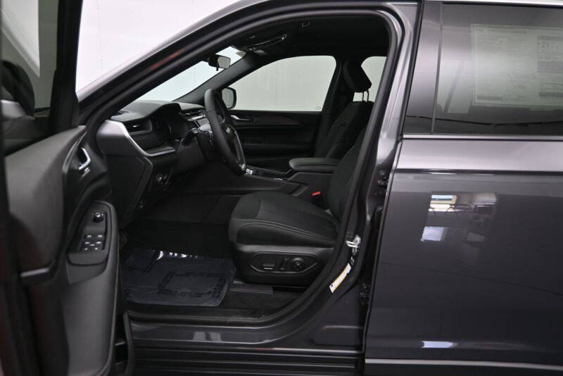 2026 Jeep Grand Cherokee L Laredo