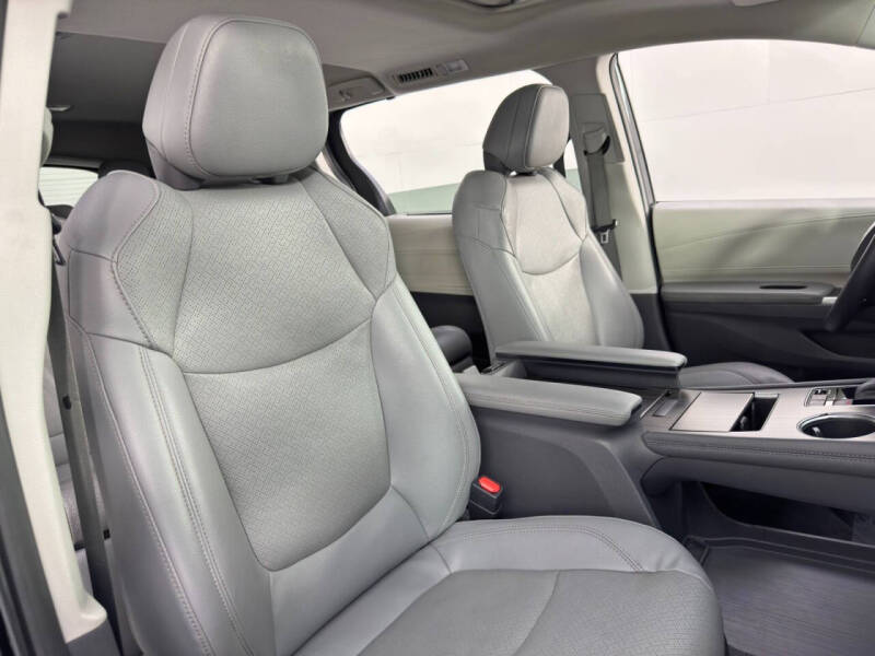 2022 Toyota Sienna Limited 7-Passenger