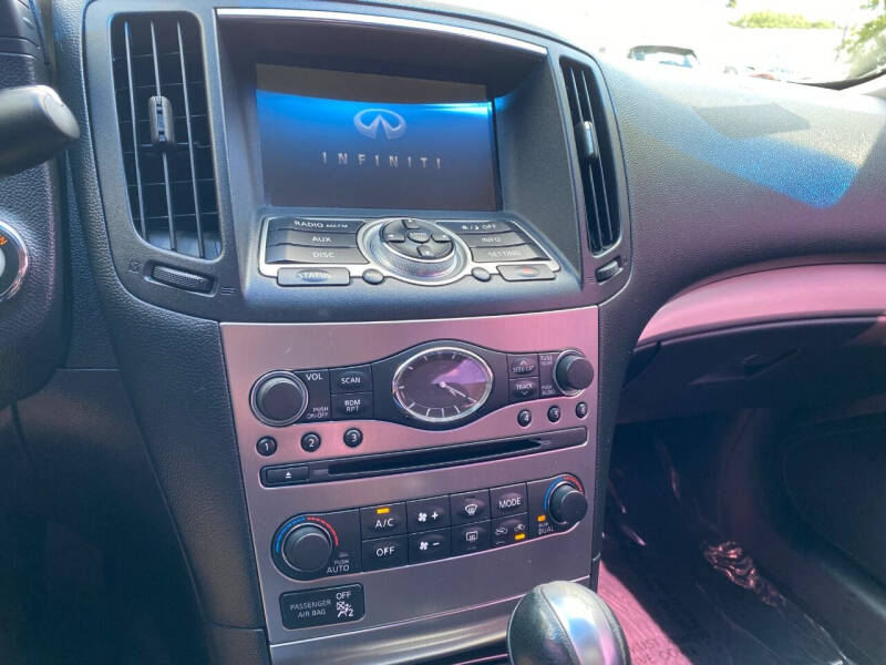 2015 Infiniti Q40
