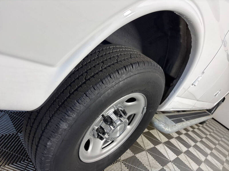 2024 GMC Savana 2500