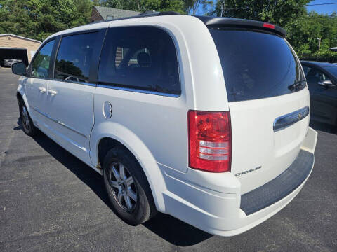 2009 Chrysler Town and Country Touring