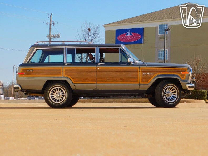 1989 Jeep Grand Wagoneer