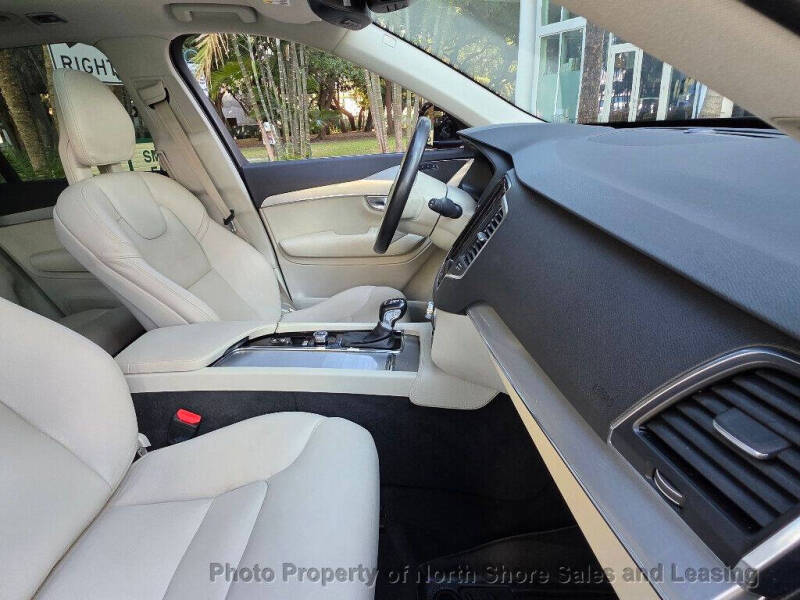 2018 Volvo XC90 T6 Momentum