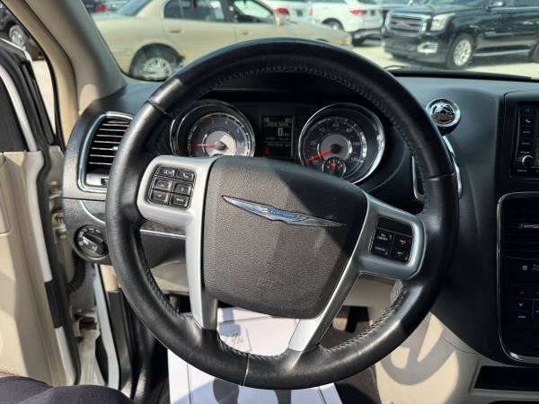 2014 Chrysler Town and Country Touring