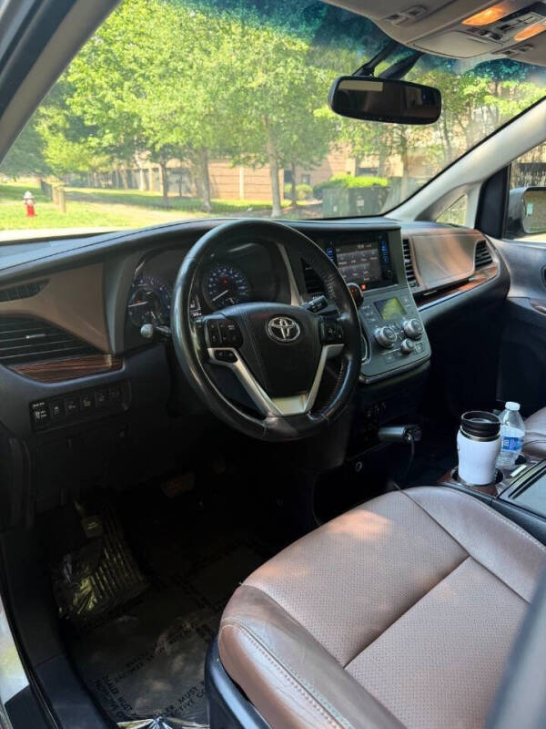 2015 Toyota Sienna Limited Premium 7-Passenger