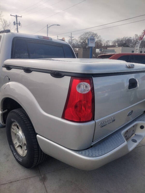 2004 Ford Explorer Sport Trac XLT