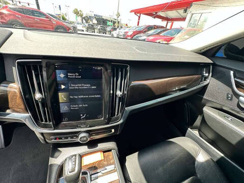 2018 Volvo S90 T5 Momentum