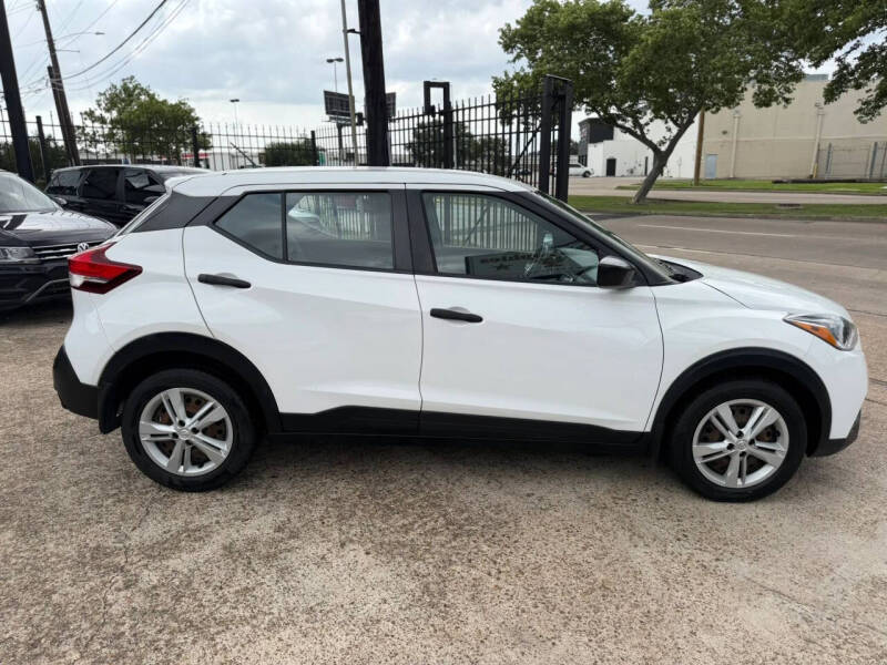 2020 Nissan Kicks S
