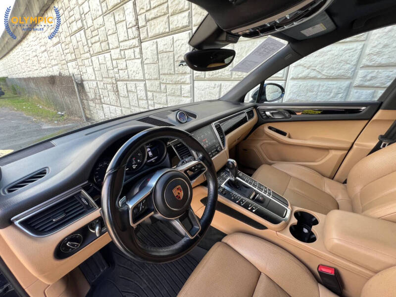 2017 Porsche Macan