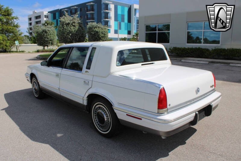 1993 Chrysler New Yorker Fifth Avenue