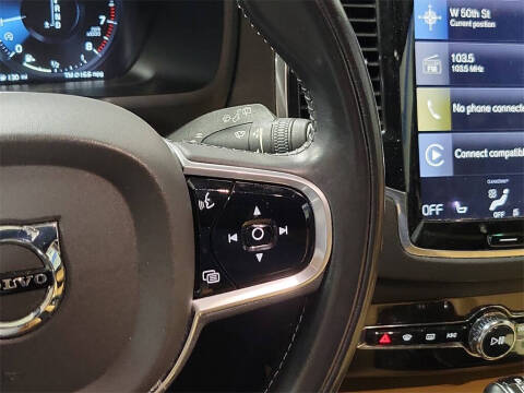 2017 Volvo XC90 T6 Momentum