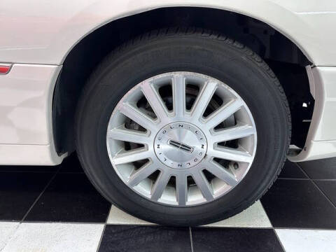 2003 Lincoln Town Car Executive