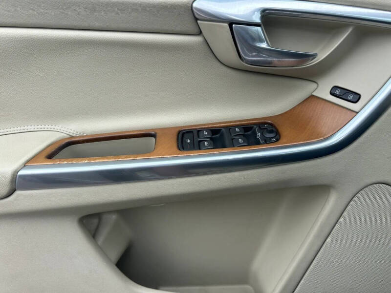 2015 Volvo XC60 T6 Drive-E