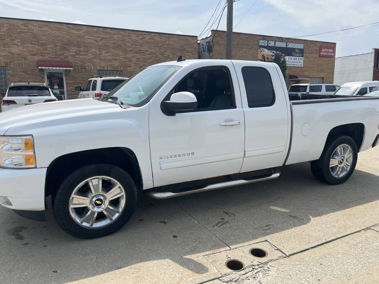 White 2012 Chevrolet Silverado 1500 LTZ 4x4 LTZ 4dr Extended Cab 6.5 ft. SB 2