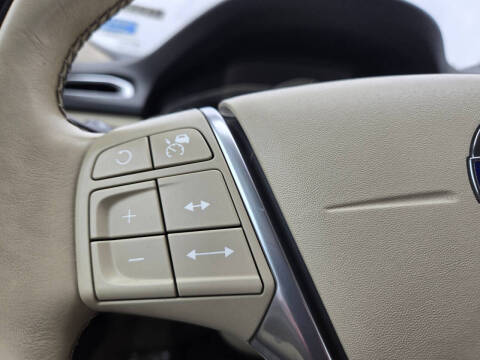 2016 Volvo XC70 T5 Platinum