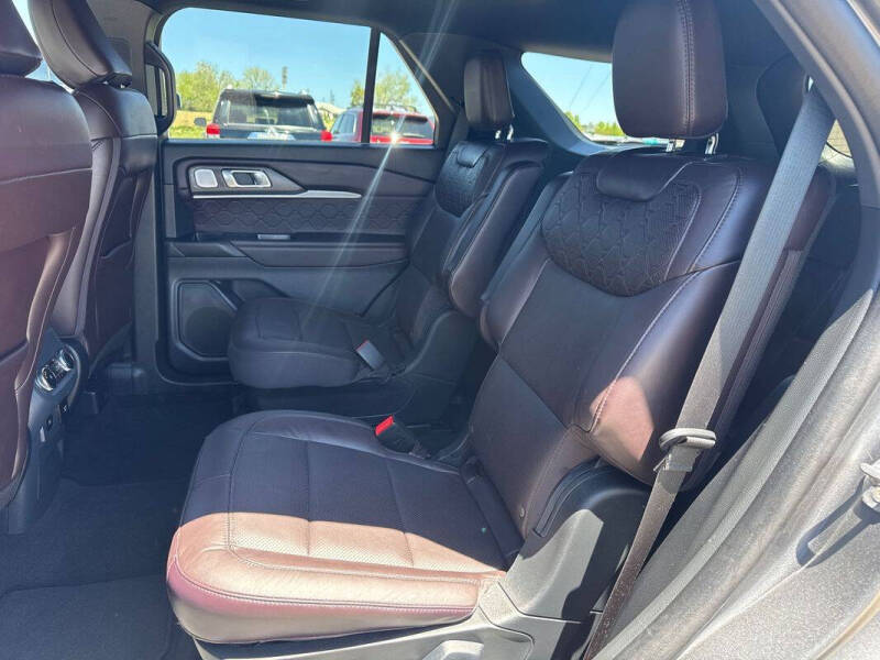 2025 Ford Explorer Platinum