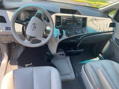 2011 Toyota Sienna Base 7-Passenger