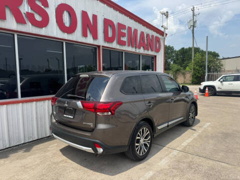 2016 Mitsubishi Outlander SE