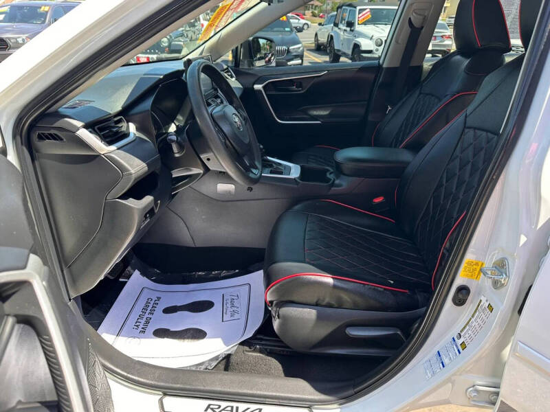 2022 Toyota RAV4 LE