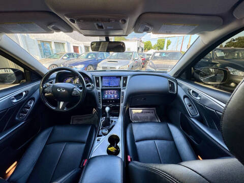 2015 Infiniti Q50