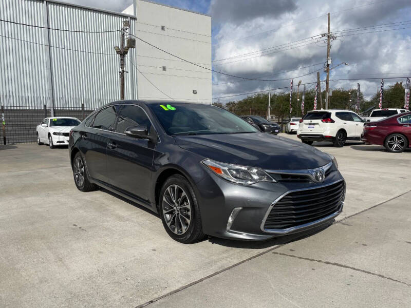 2016 Toyota Avalon XLE Plus photo 3