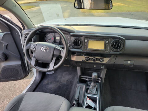 2017 Toyota Tacoma SR