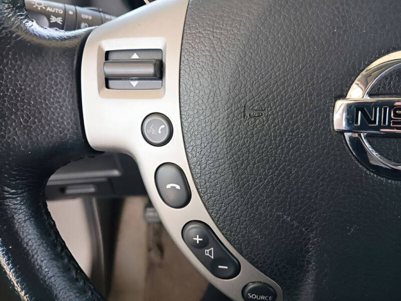 2013 Nissan Rogue SV w/SL Package
