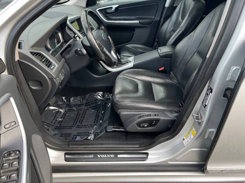 2016 Volvo XC60 T5 Platinum