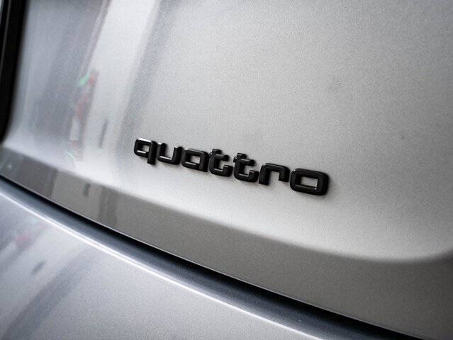 2022 Audi e-tron quattro Premium